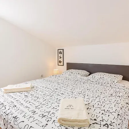 Apartment Amazing In With Wifi Medulin