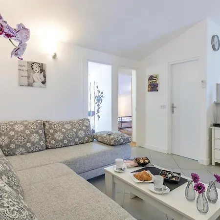 Lägenhet Katikulic Iv